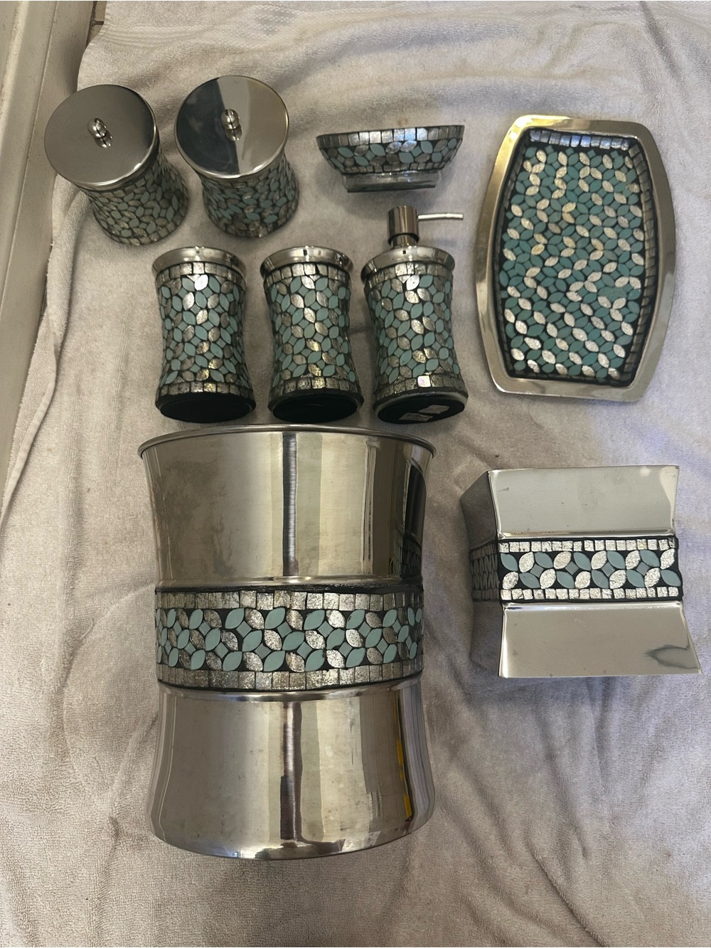 Decorative Mosaic Bathroom Accessory Set - Teal and Silver - Picture 3 of 3